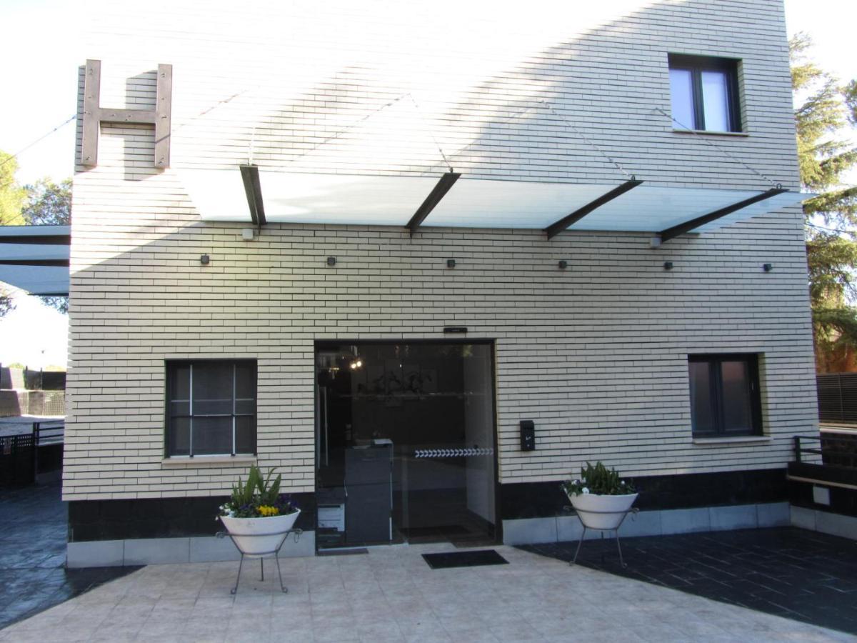 H La Cabana Pozuelo de Alarcon Exterior photo