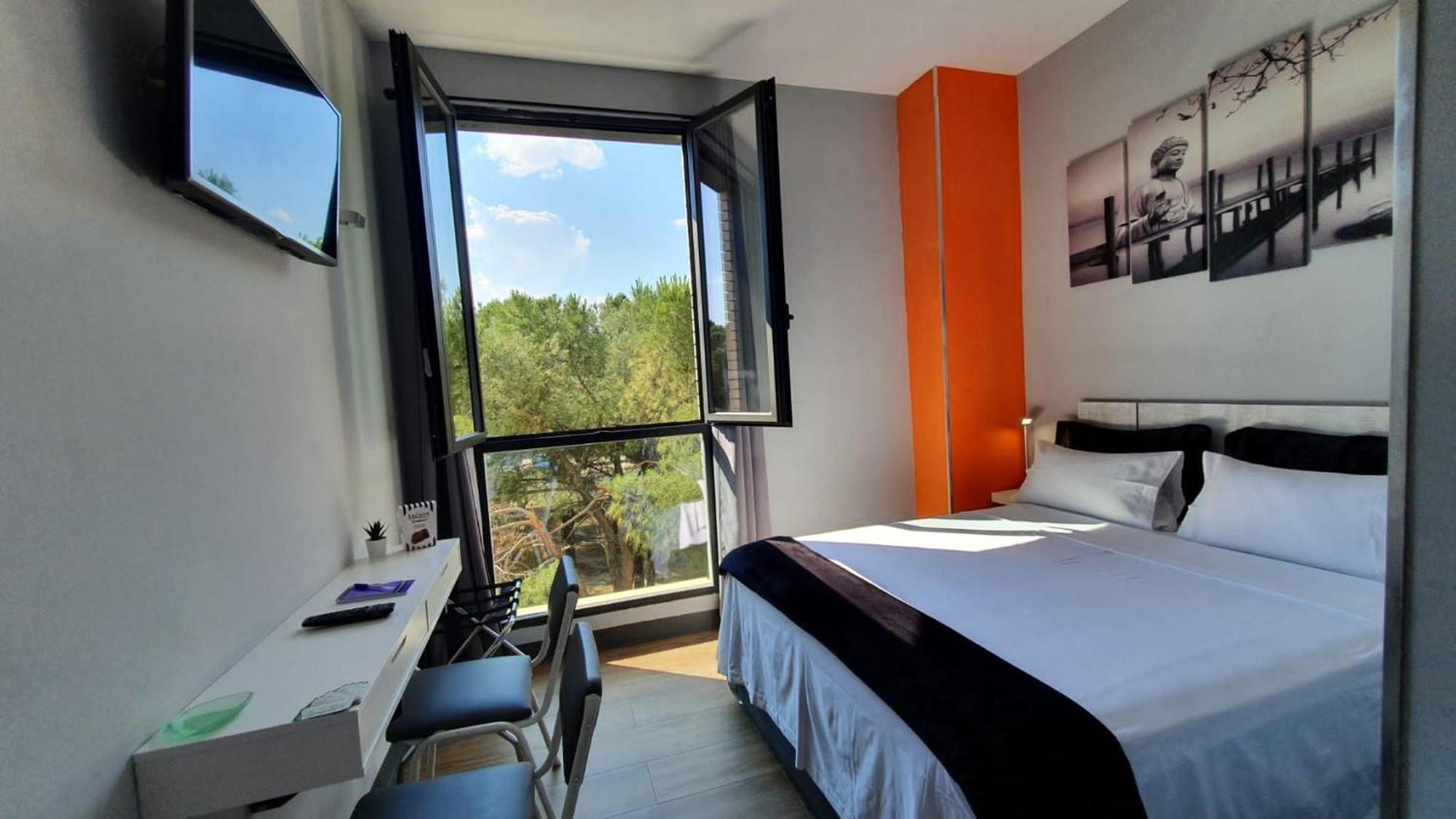 H La Cabana Pozuelo de Alarcon Room photo