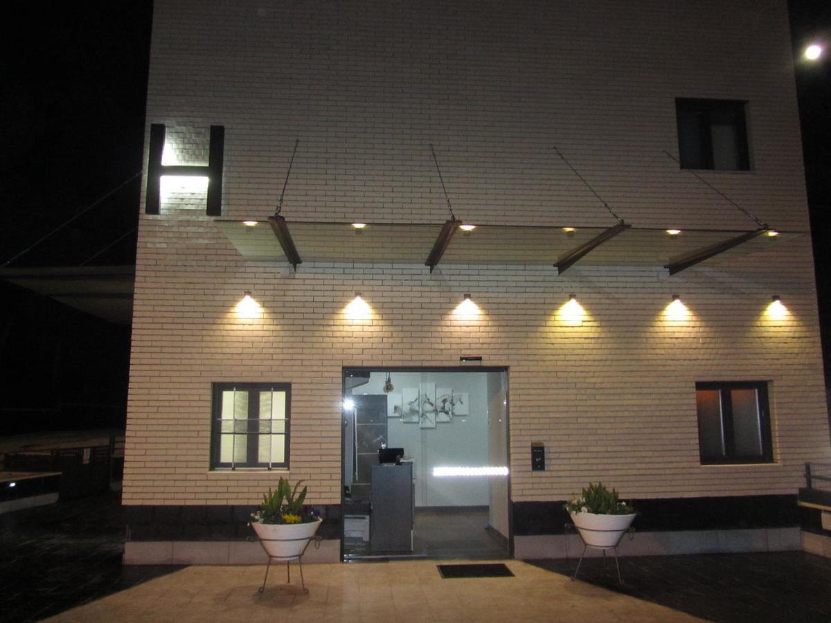 H La Cabana Pozuelo de Alarcon Exterior photo